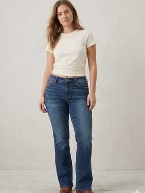 American Eagle Mid‑Rise Bootcut Jeans – Size 12 Short | Clean‑Girl Casual | Y2K